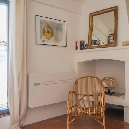 Apartment Sous Les Toits - Terrasse Proche Des Arenes Arles